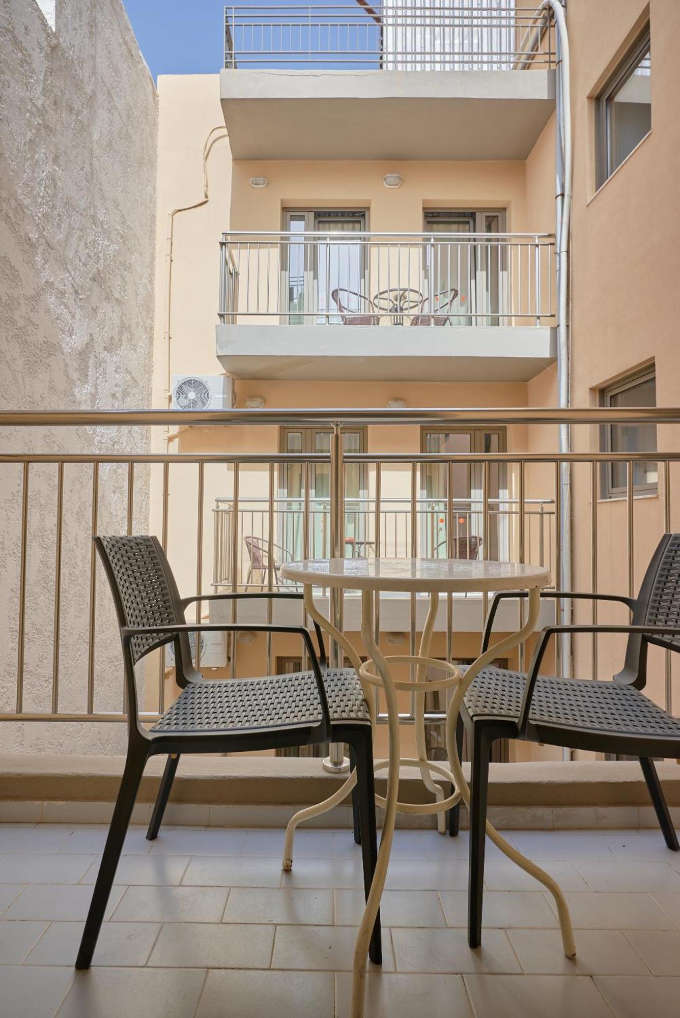 خيرسونِسوس Acropolis Apartments المظهر الخارجي الصورة